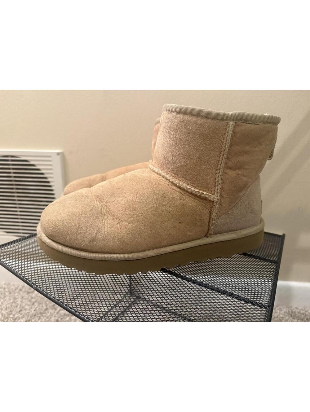 Ugg Low Suede Boots - Women’s 8 - Light Tan Fawn